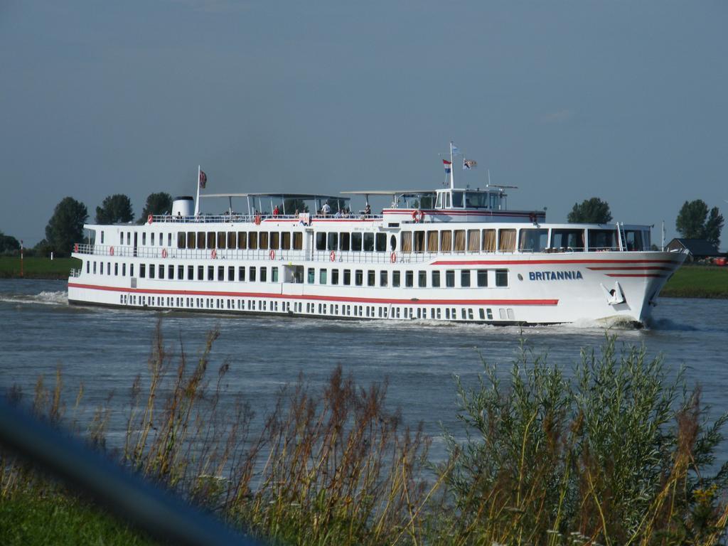 Haus Rheinblick Bed & Breakfast Grieth Bagian luar foto