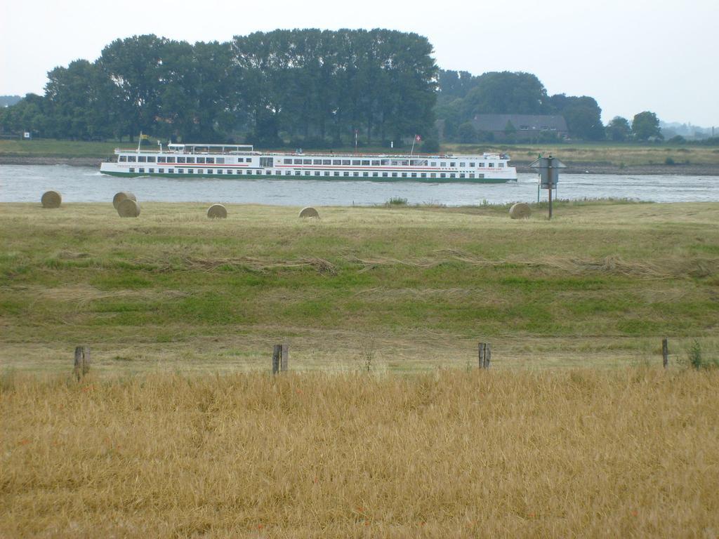 Haus Rheinblick Bed & Breakfast Grieth Bagian luar foto